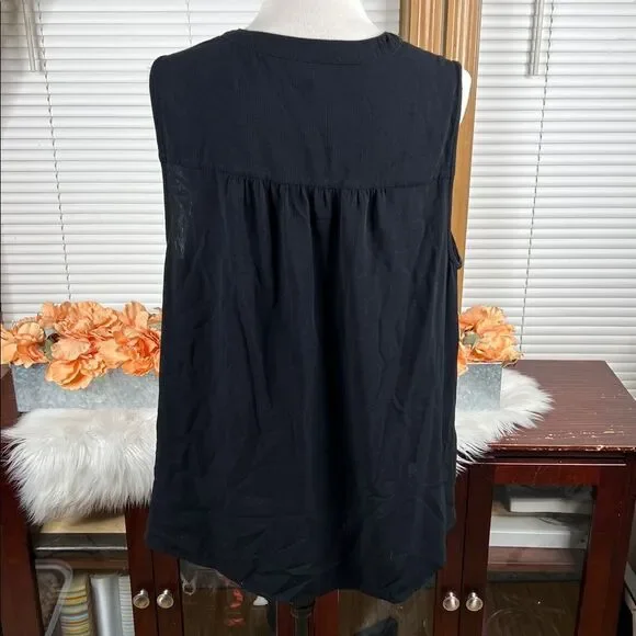 Torrid Harper Georgette Sleeveless Blouse Black Size 2 EUC - Picture 4 of 7